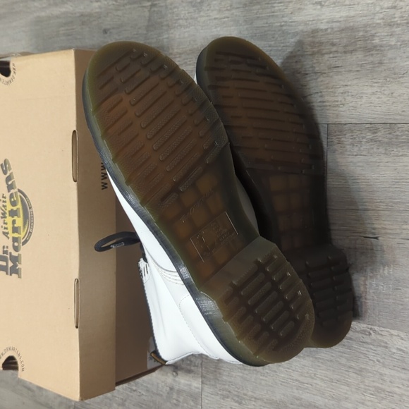 Dr. Martens - Picture 8 of 11